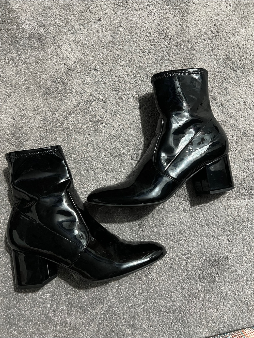 Unisa Faux Patent Leather bootie Sz 9